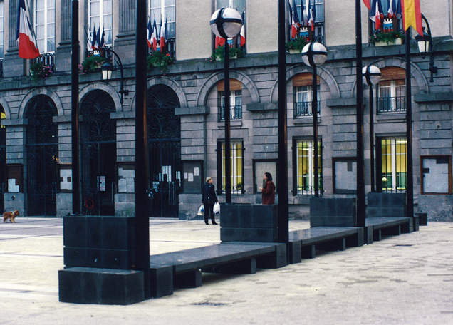 aurillac-place_de_l_hotel_de_ville_01.jpg